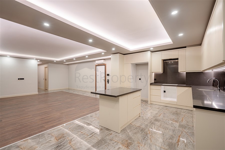 Квартира 3+1  в новом комплексе в районе пляжа Клеопатра