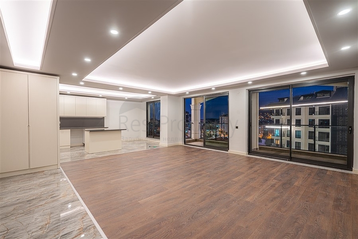 Квартира 3+1  в новом комплексе в районе пляжа Клеопатра