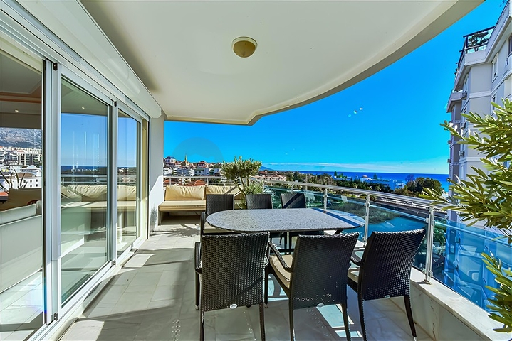 Квартира 3+1 на берегу моря в районе Тосмур