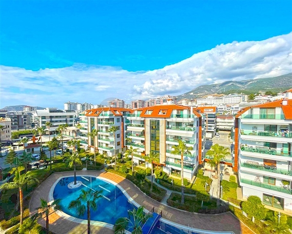 Просторные апартаменты 4+1 в элитном комплексе в Оба