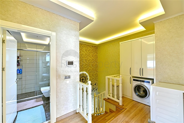 Просторные апартаменты 4+1 в элитном комплексе в Оба