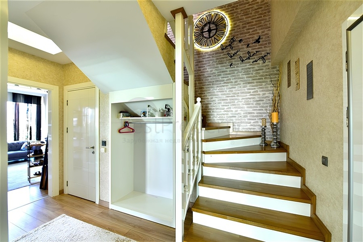 Просторные апартаменты 4+1 в элитном комплексе в Оба