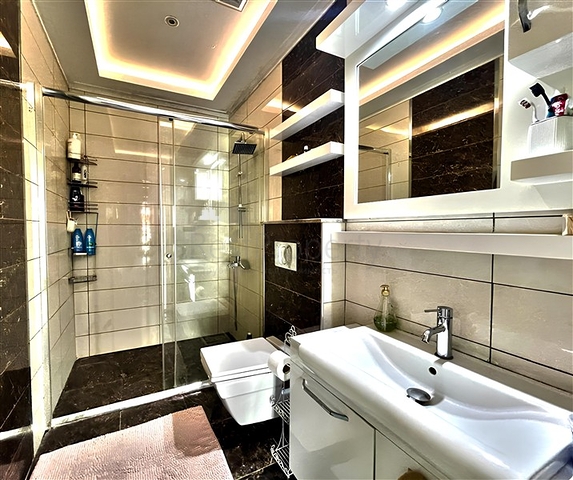 Просторные апартаменты 4+1 в элитном комплексе в Оба