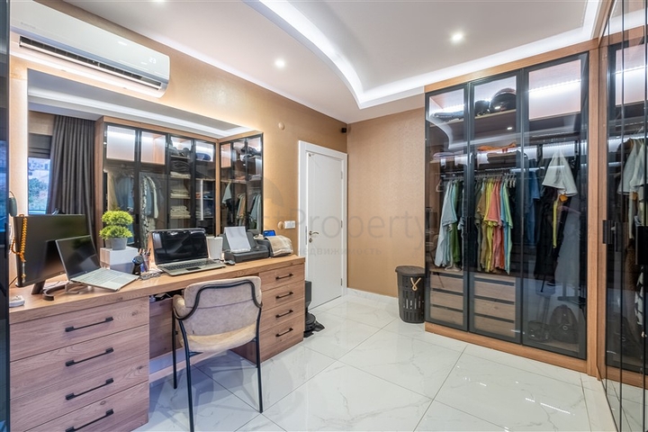 Просторная квартира 3+1 в центре Алании