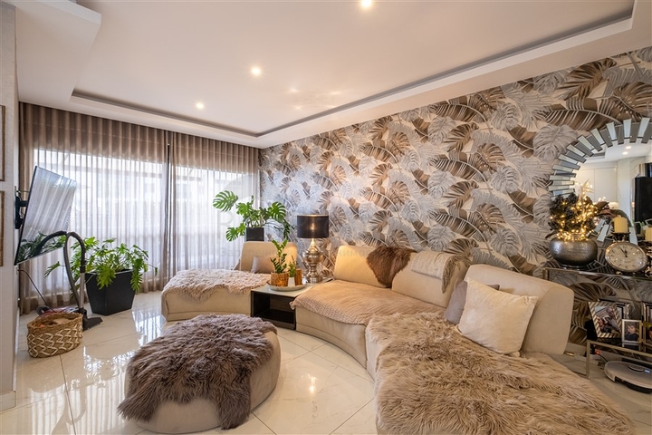 Просторная квартира 3+1 в центре Алании