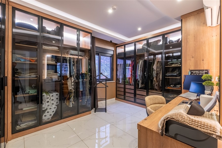 Просторная квартира 3+1 в центре Алании