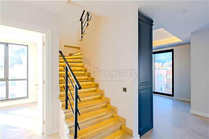 Пентхаус 4+1 с видом на море на первой береговой линии