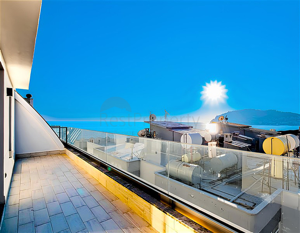 Пентхаус 3+1 в новом комплексе на первой береговой линии в Алании