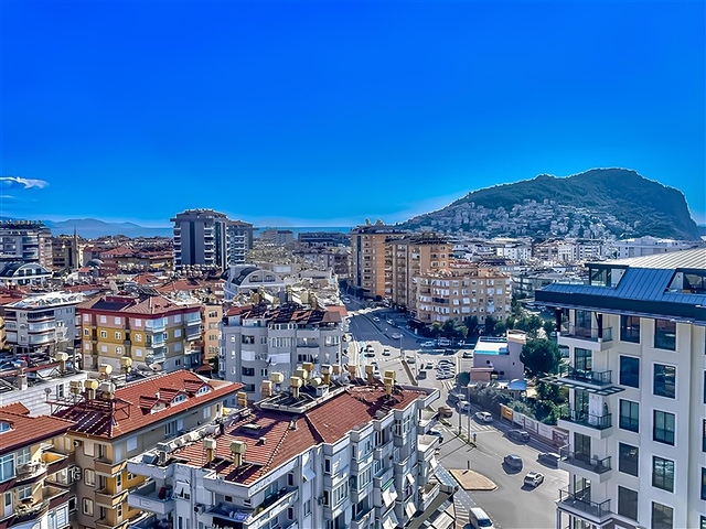 Трехкомнатный пентхаус в новом комплексе с видом на море