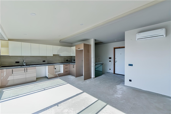 Трехкомнатный пентхаус в новом комплексе с видом на море