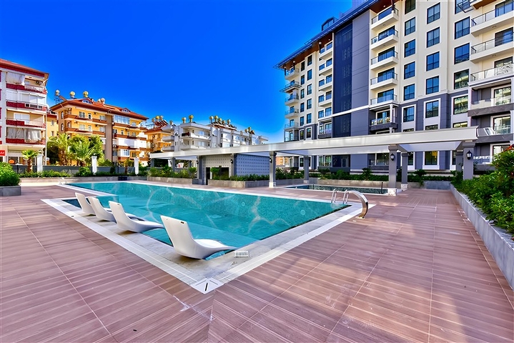 Трехкомнатный пентхаус в новом комплексе с видом на море