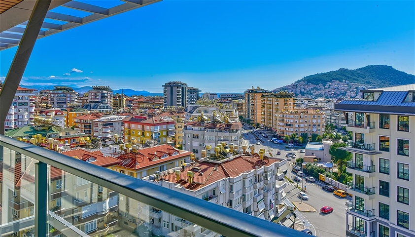 Трехкомнатный пентхаус в новом комплексе с видом на море