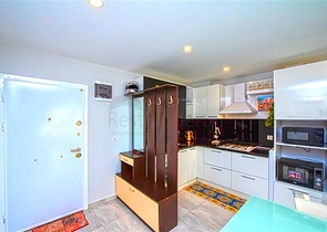 Просторная двухкомнатная квартира в Махмутларе