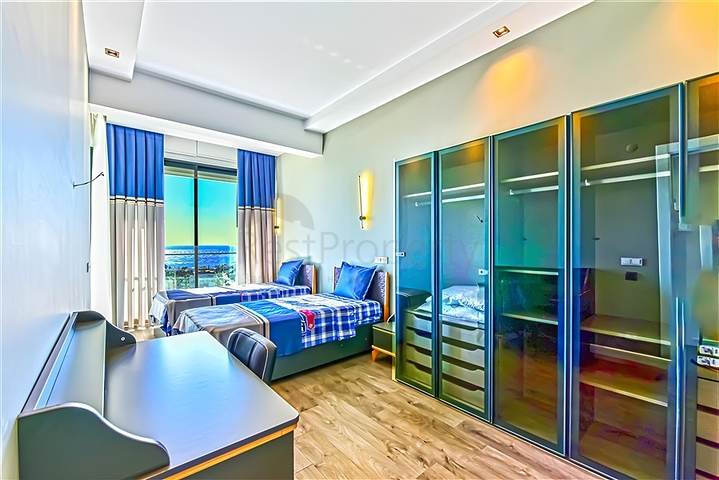 Комплекс роскошных вилл с видом на море в Авсалларе