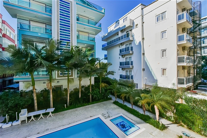 Меблированная квартира 4+1 в шаговой доступности от пляжа Клеопатра