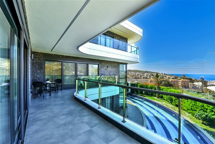 Вилла 6+1 с видом на море в районе Каргыджак 