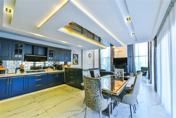 Вилла 6+1 с видом на море в районе Каргыджак 