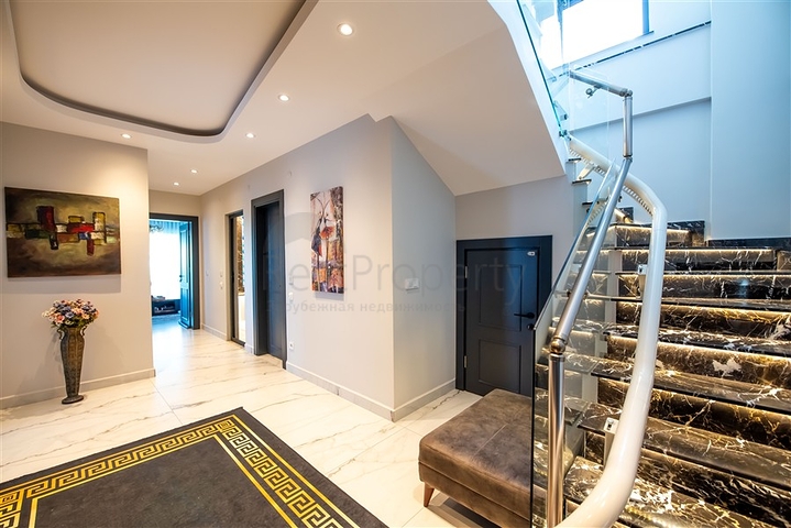 Вилла 6+1 с видом на море в районе Каргыджак 