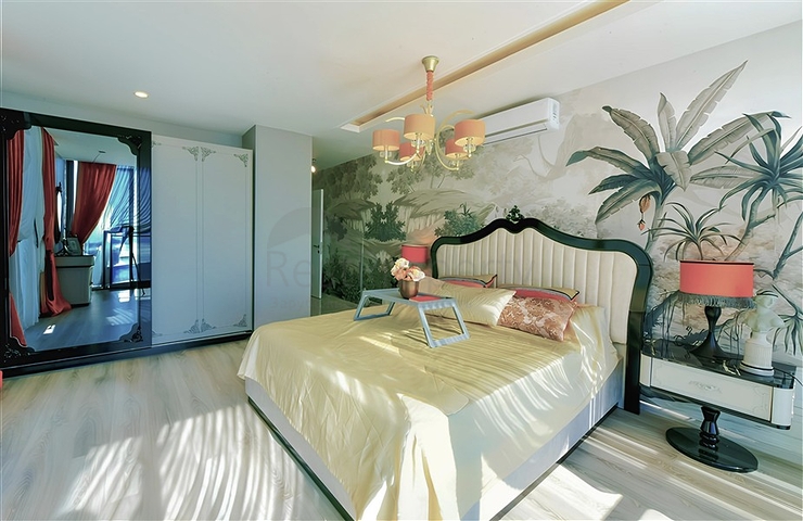 Вилла 5+1 с видом на море в центре Алании