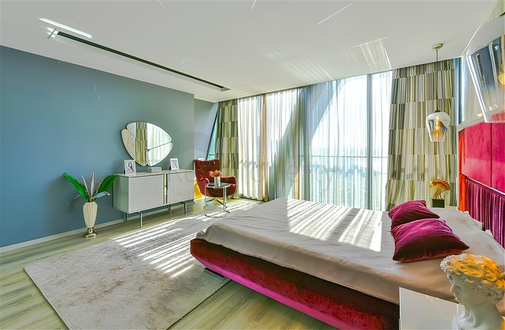 Вилла 5+1 с видом на море в центре Алании