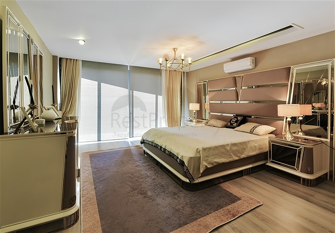 Вилла 5+1 с видом на море в центре Алании