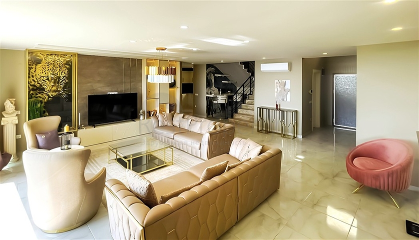 Вилла 5+1 с видом на море в центре Алании