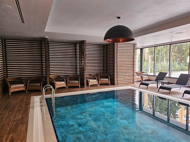 Квартира 1+1 на первой береговой линии в Махмутларе