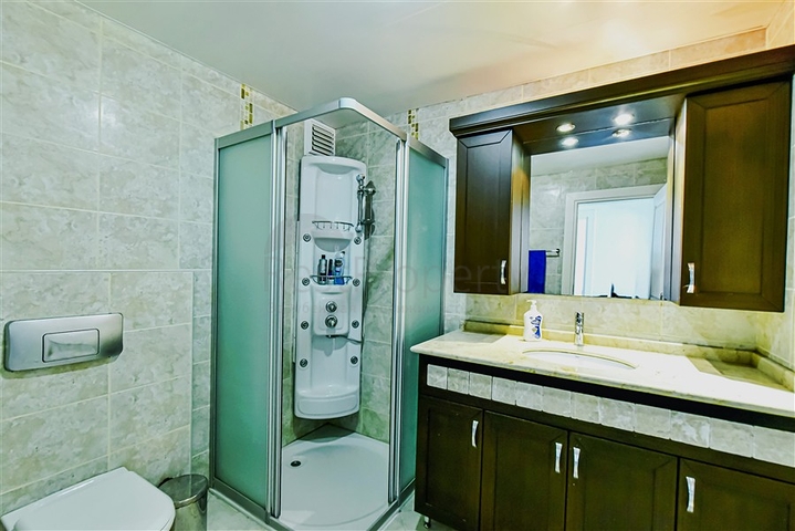 Меблированная 2+1 в Тосмуре в 200 м от моря