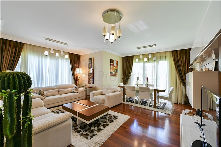 Квартира 3+1 в комплексе на первой береговой линии собственным пляжем