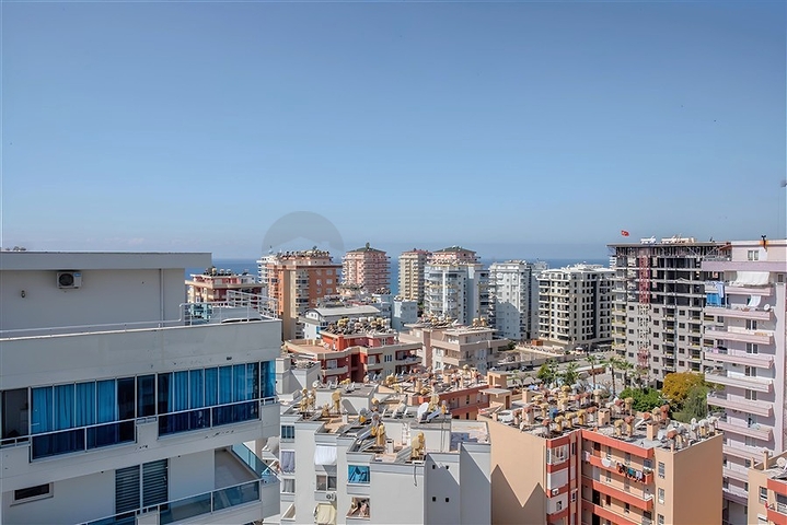 Трехкомнатная квартира в районе Махмутлар в 400 м от моря