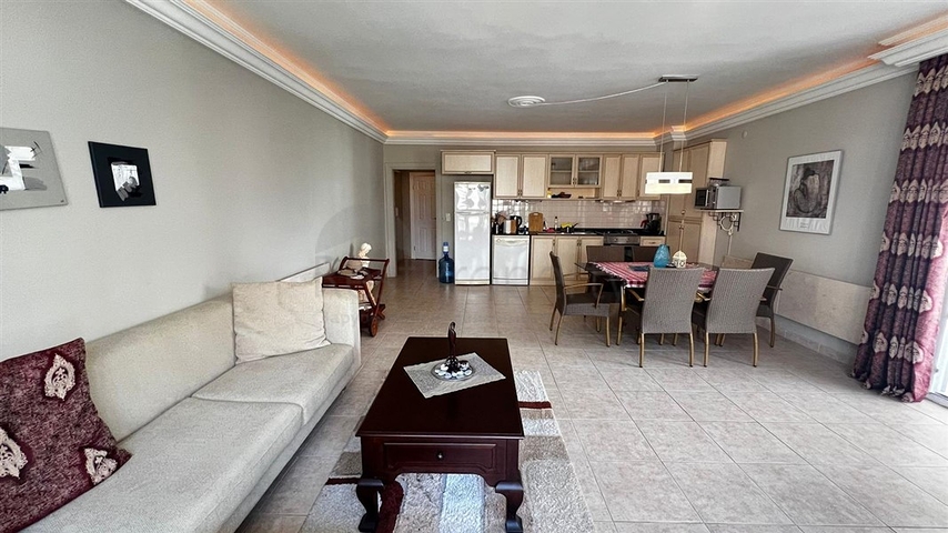 Трехкомнатная квартира в 400 метрах от моря