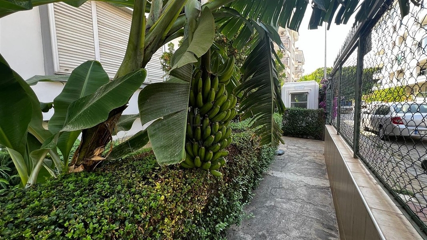 Трехкомнатная квартира в 400 метрах от моря