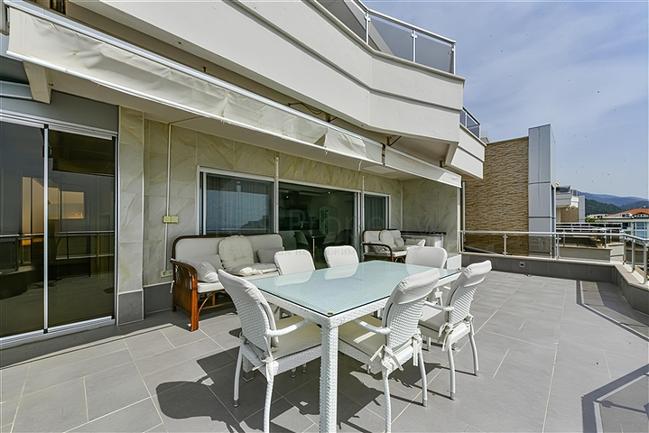 Роскошная квартира с видом на море и полной инфраструктурой в сердце Конаклы 