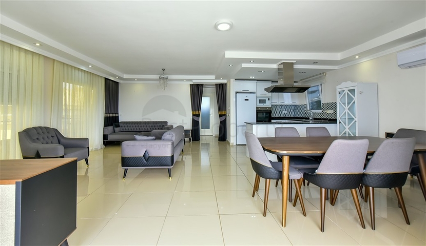 Роскошная квартира с видом на море и полной инфраструктурой в сердце Конаклы 