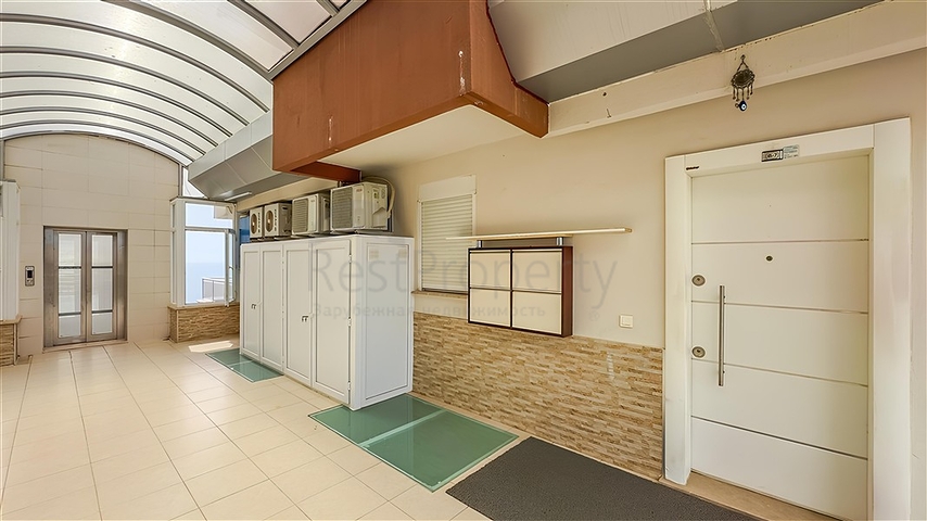 Роскошная квартира с видом на море и полной инфраструктурой в сердце Конаклы 