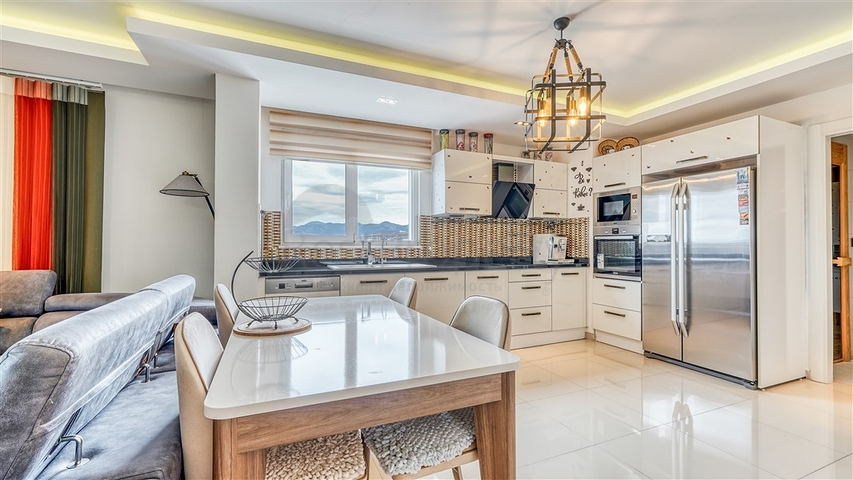 Просторный пентхаус 3+1 в Махмутларе