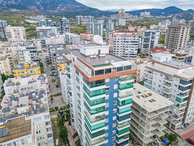 Просторный пентхаус 3+1 в Махмутларе