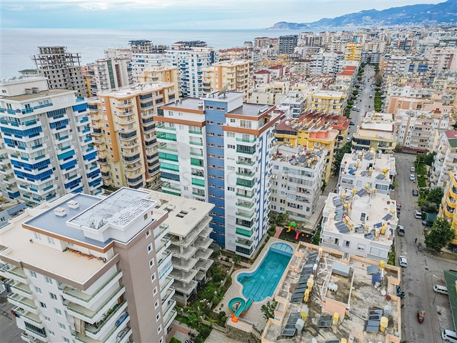 Просторный пентхаус 3+1 в Махмутларе