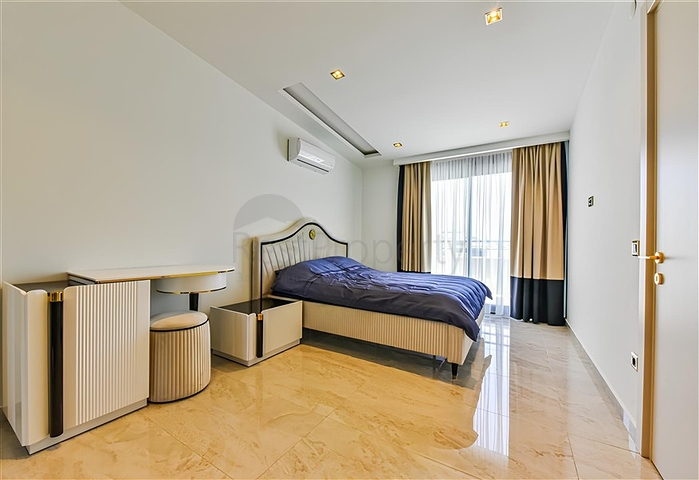 Пентхаус 4+1 в центре Алании в 150 м от моря