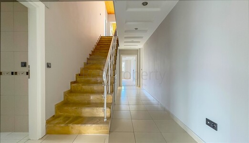 Квартира 3+1 в 200 м от моря в центре Аланьи