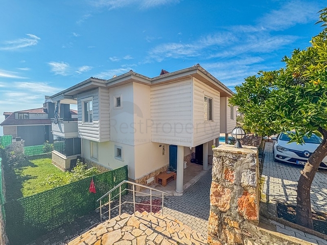 Продажа виллы с видом на море в Алании | 3 спальни, 170 м²