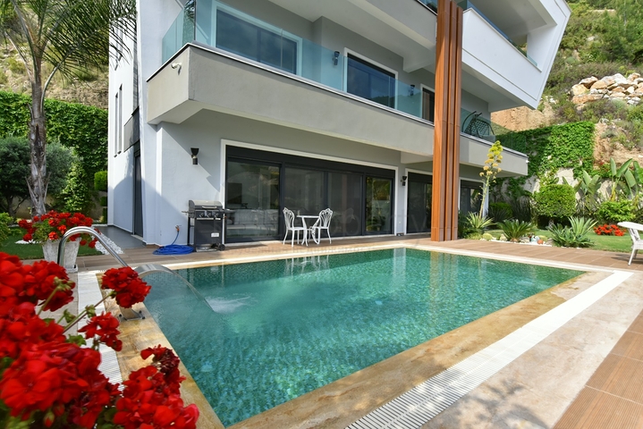 Вилла 4+1 в центре Алании 