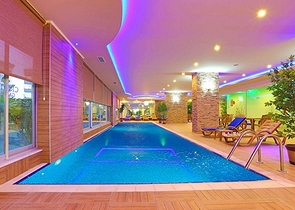 Меблированная квартира 1+1 в комплексе с отельной инфраструктурой в Джикджилли 