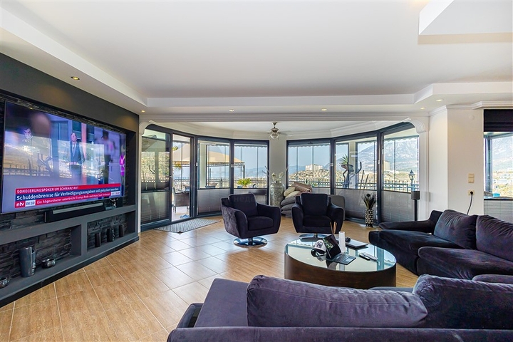 Вилла с панорамным видом на Средиземное море — идеальное пространство для жизни и отдыха