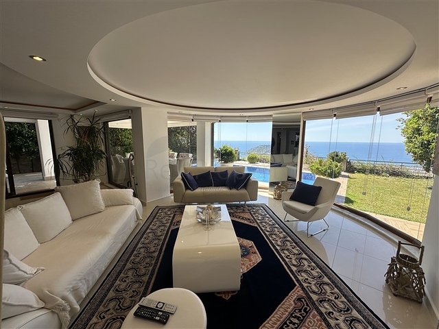 Уютная вилла с видом на море и садом в одном из самых живописных районов Аланьи