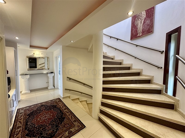 Уютная вилла с видом на море и садом в одном из самых живописных районов Аланьи