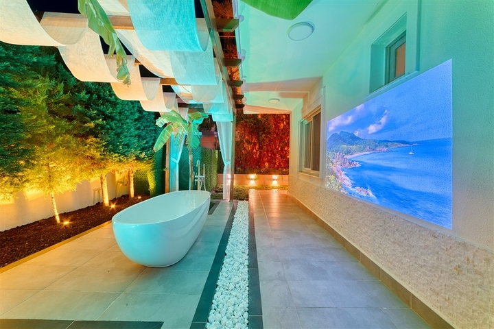 Просторная вилла с видом на море и полным комплектом удобств — идеальное сочетание роскоши и уюта