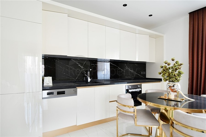 Трехкомнатная квартира в районе Оба