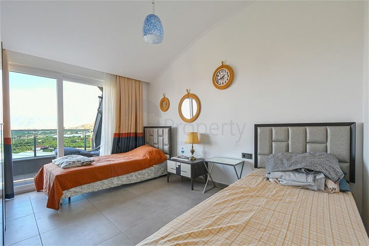 Пентхаус планировки 2+1 в Махмутларе