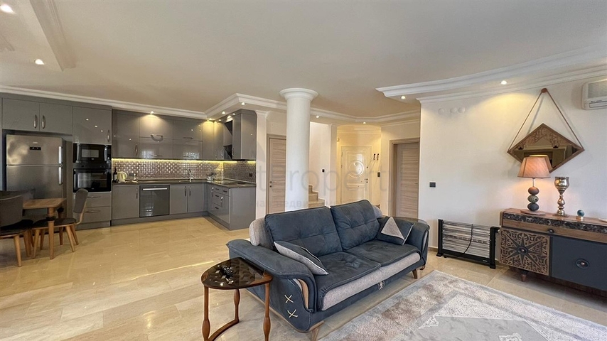 Меблированная вилла с видом на море в живописном районе Каргыджак